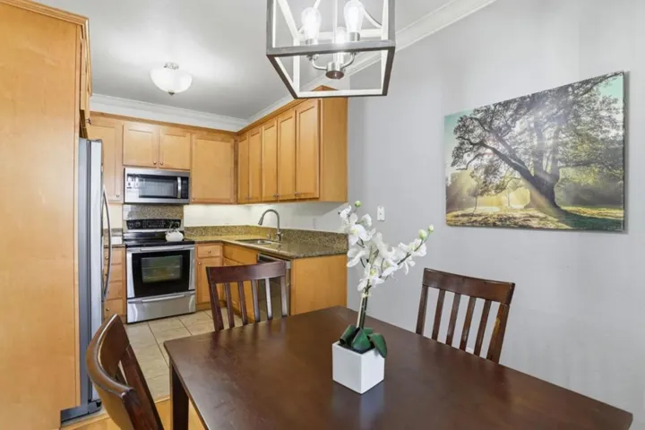 2968 Moorpark Avenue 17, San Jose, California 95128