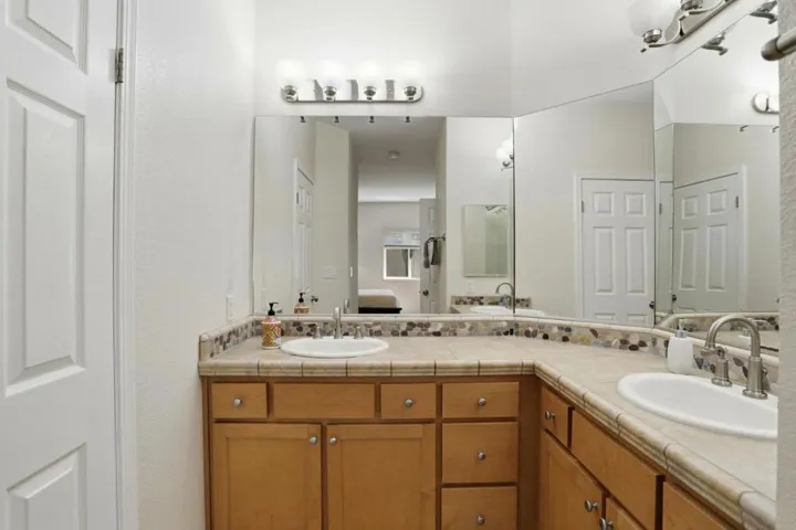 2968 Moorpark Avenue 17, San Jose, California 95128