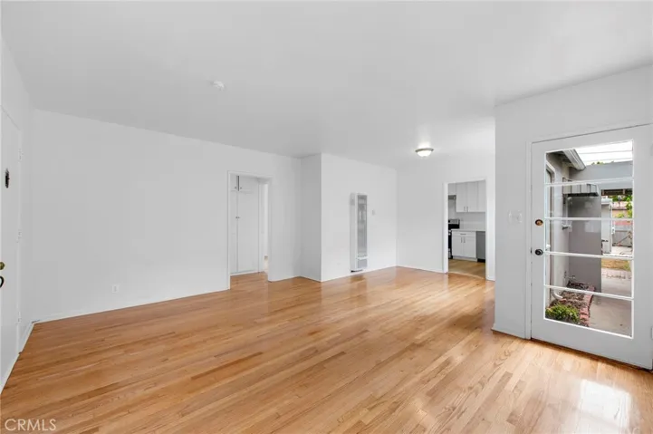 956 S Oak, Inglewood, California 90301
