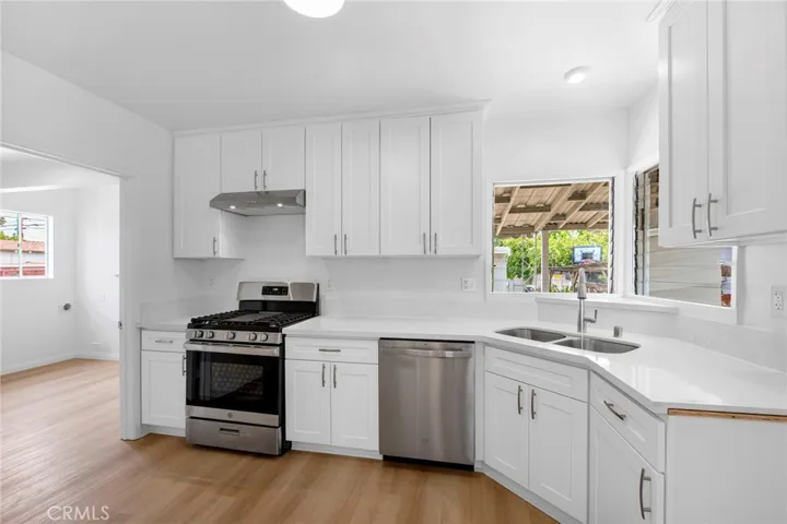 956 S Oak, Inglewood, California 90301