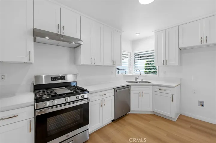 956 S Oak, Inglewood, California 90301