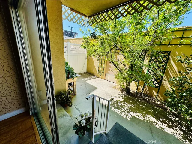 6225 Coldwater Canyon Avenue 117, North Hollywood, California 91606