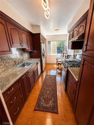 6225 Coldwater Canyon Avenue 117, North Hollywood, California 91606