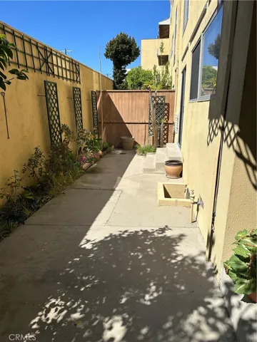 6225 Coldwater Canyon Avenue 117, North Hollywood, California 91606