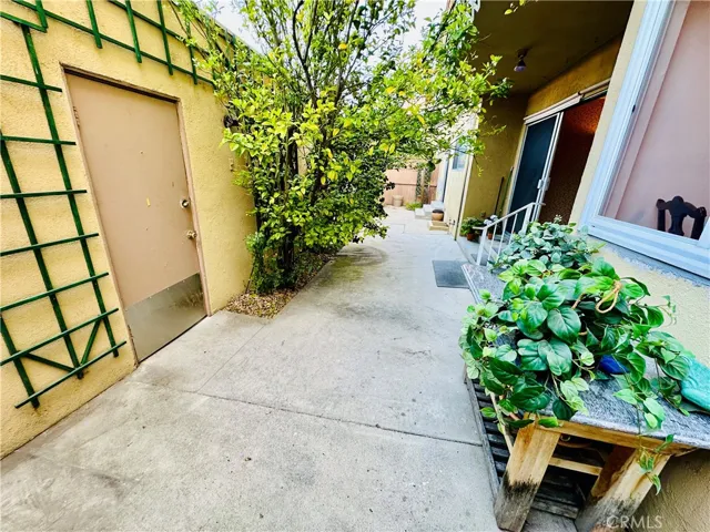 6225 Coldwater Canyon Avenue 117, North Hollywood, California 91606