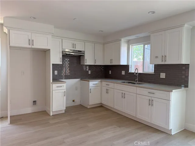 645 W 97th, Los Angeles, California 90044