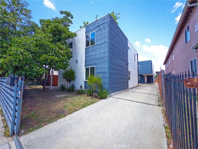 645 W 97th, Los Angeles, California 90044