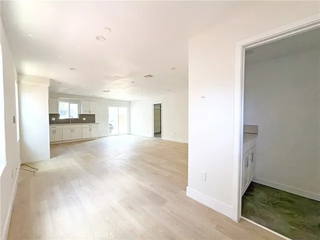 645 W 97th, Los Angeles, California 90044