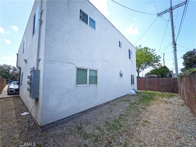 645 W 97th, Los Angeles, California 90044