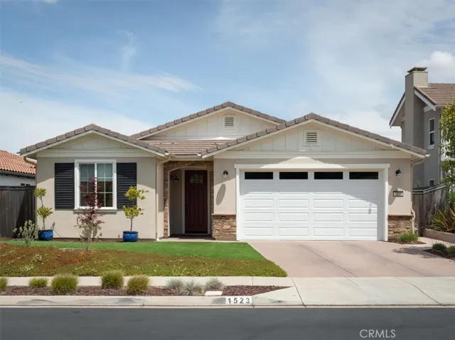 1523 Copperberry, Santa Maria, California 93455
