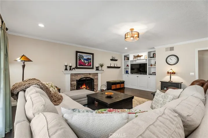 Beautiful family room w/wood burning fireplace. Cozy fires on a cold evening.
