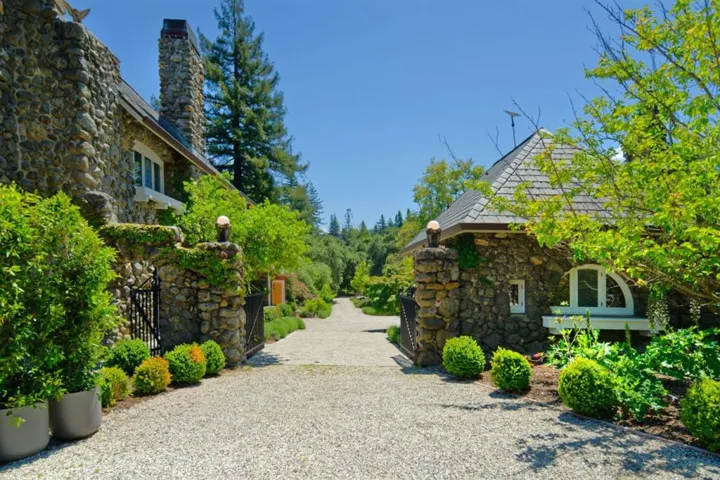 350 Willowbrook Road, Portola Valley, California 94028