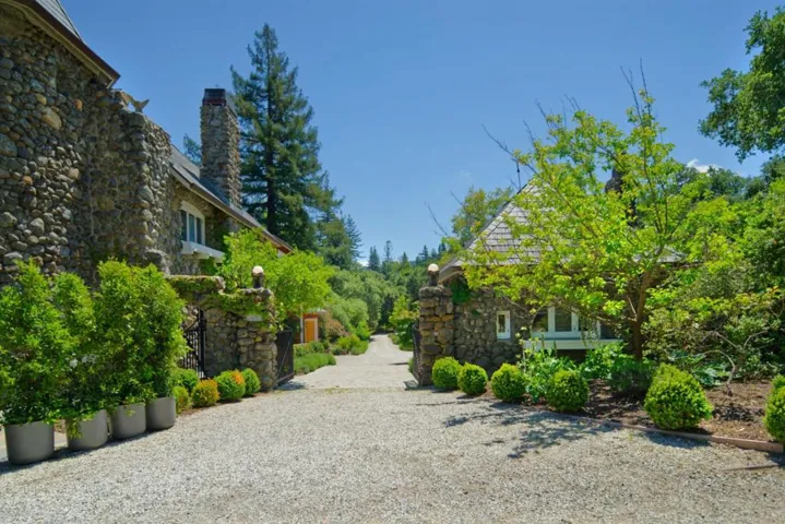 350 Willowbrook Road, Portola Valley, California 94028