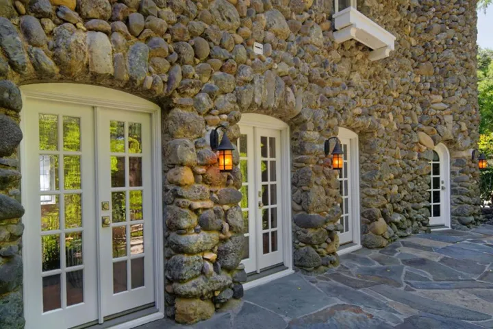 350 Willowbrook Road, Portola Valley, California 94028