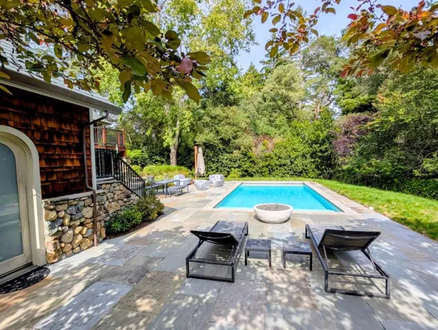 350 Willowbrook Road, Portola Valley, California 94028