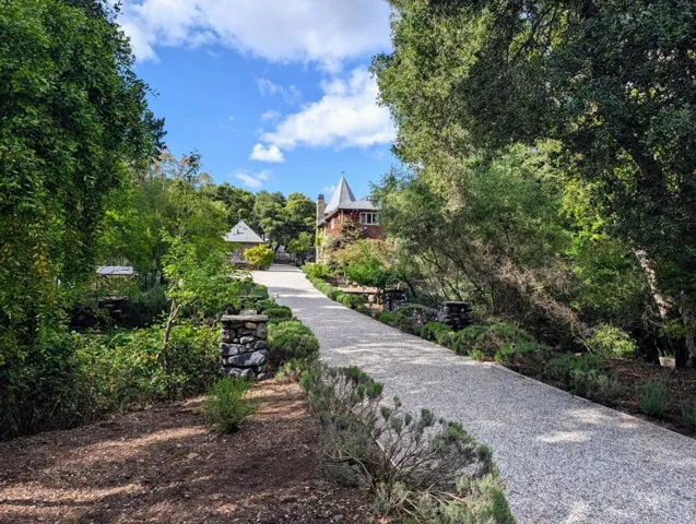 350 Willowbrook Road, Portola Valley, California 94028