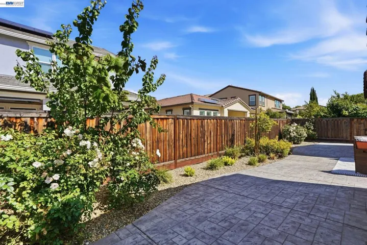 2542 Azalea Ave, Tracy, California 95376