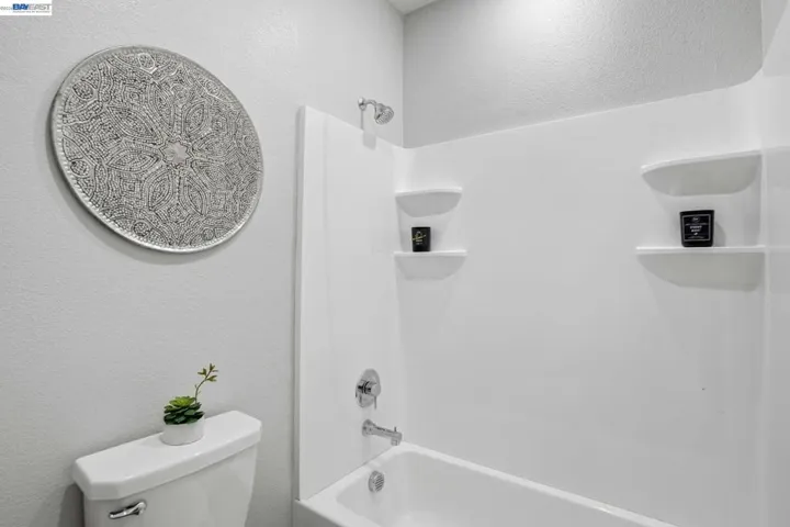 2542 Azalea Ave, Tracy, California 95376