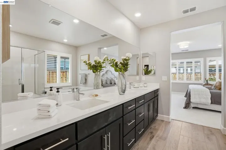 2542 Azalea Ave, Tracy, California 95376