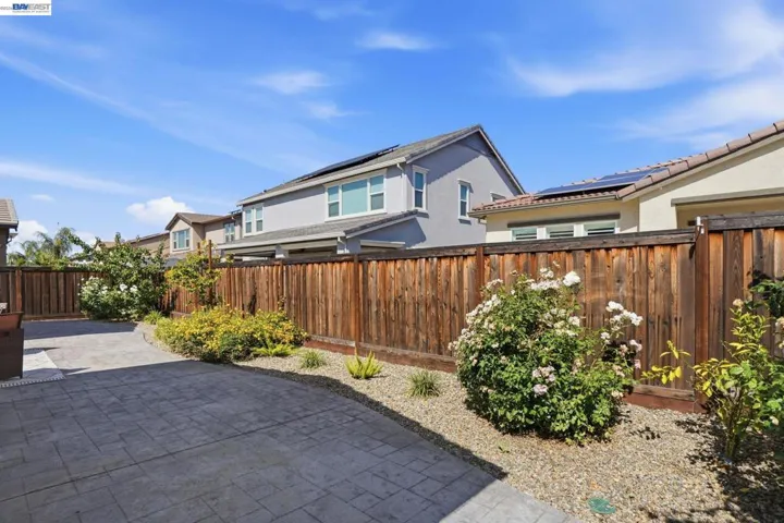 2542 Azalea Ave, Tracy, California 95376