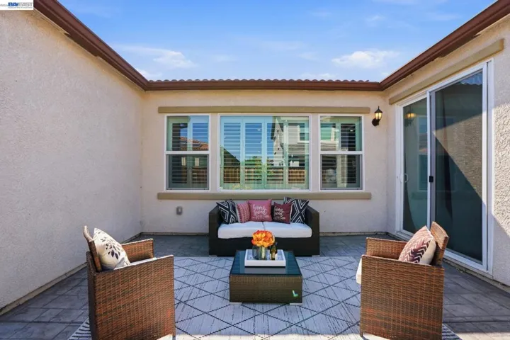 2542 Azalea Ave, Tracy, California 95376