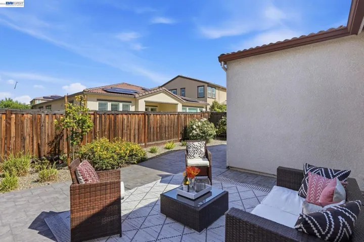 2542 Azalea Ave, Tracy, California 95376