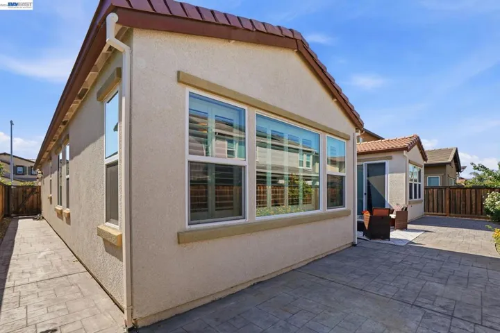 2542 Azalea Ave, Tracy, California 95376