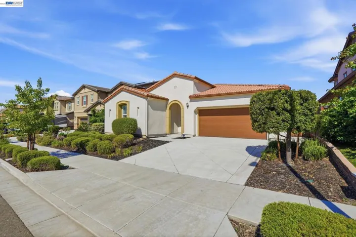2542 Azalea Ave, Tracy, California 95376