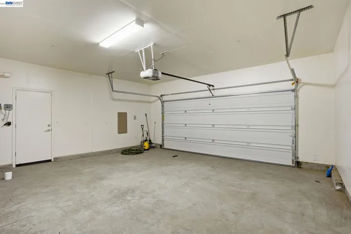 2542 Azalea Ave, Tracy, California 95376