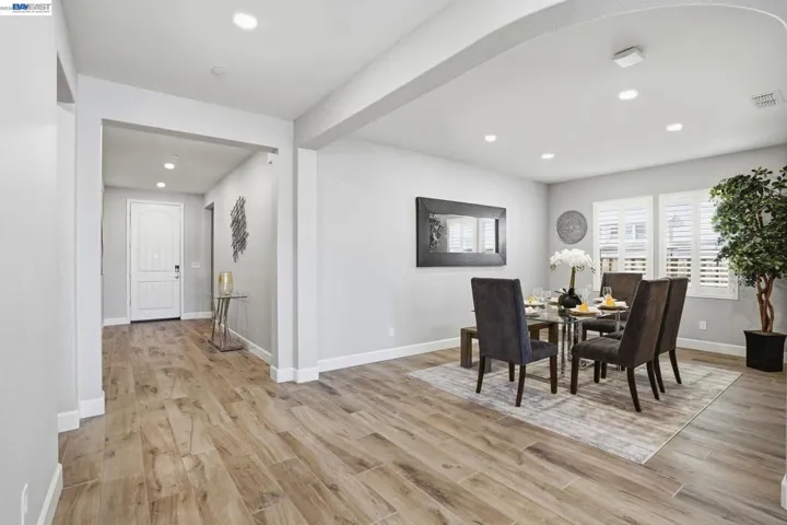 2542 Azalea Ave, Tracy, California 95376