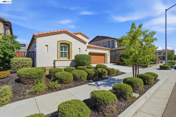 2542 Azalea Ave, Tracy, California 95376