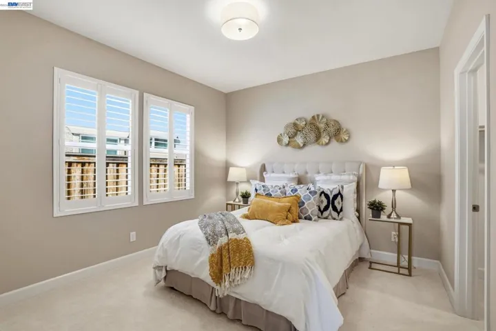 2542 Azalea Ave, Tracy, California 95376