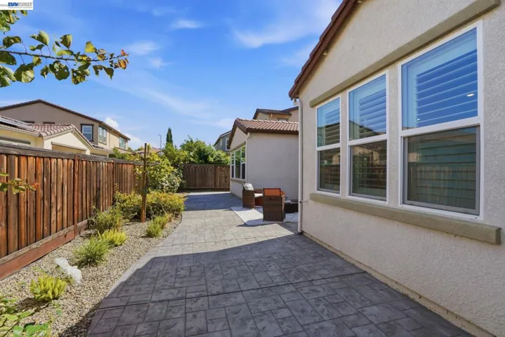 2542 Azalea Ave, Tracy, California 95376