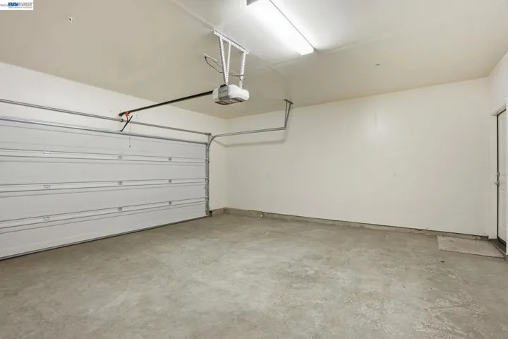 2542 Azalea Ave, Tracy, California 95376