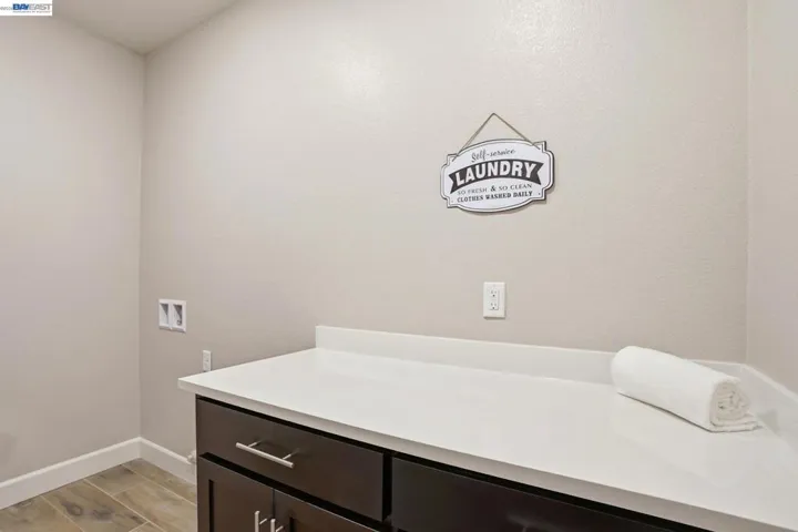 2542 Azalea Ave, Tracy, California 95376