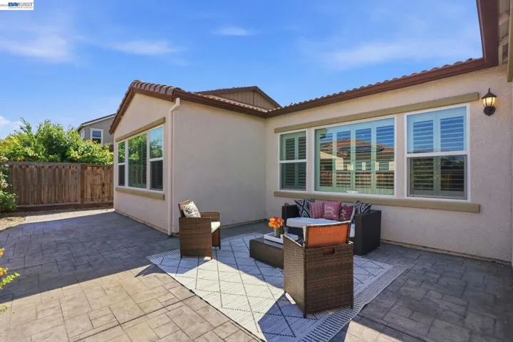 2542 Azalea Ave, Tracy, California 95376
