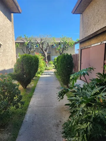 Walk way