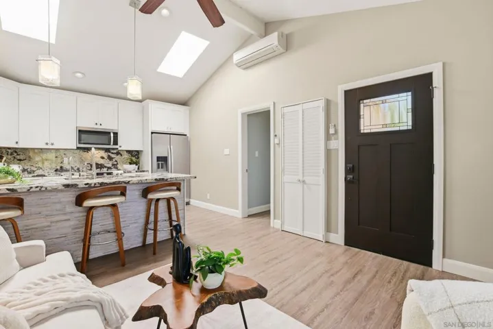 3634 Crown Point Dr, San Diego, California 92109