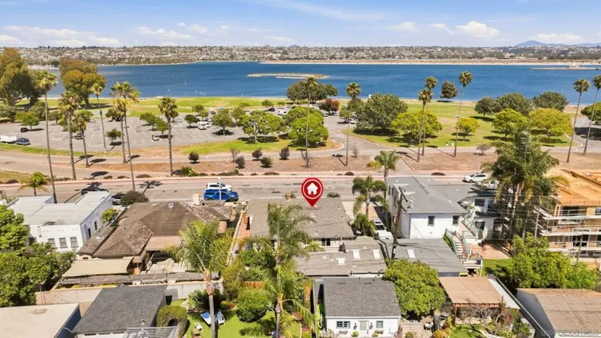 3634 Crown Point Dr, San Diego, California 92109
