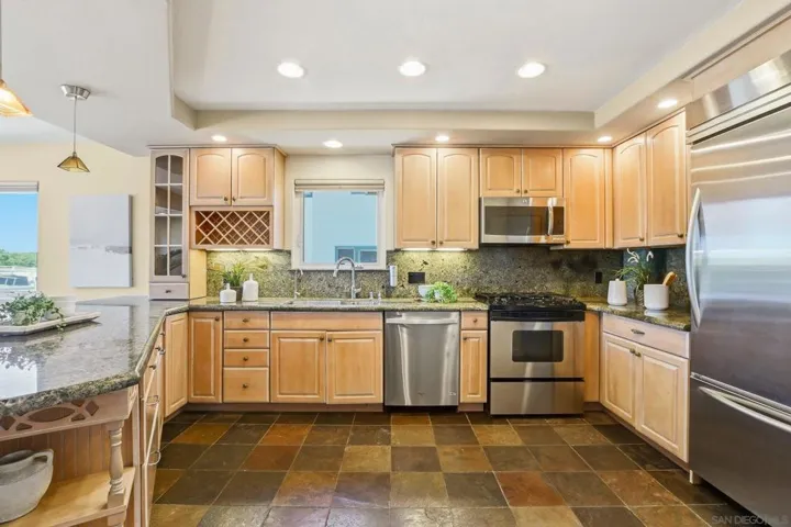 3634 Crown Point Dr, San Diego, California 92109