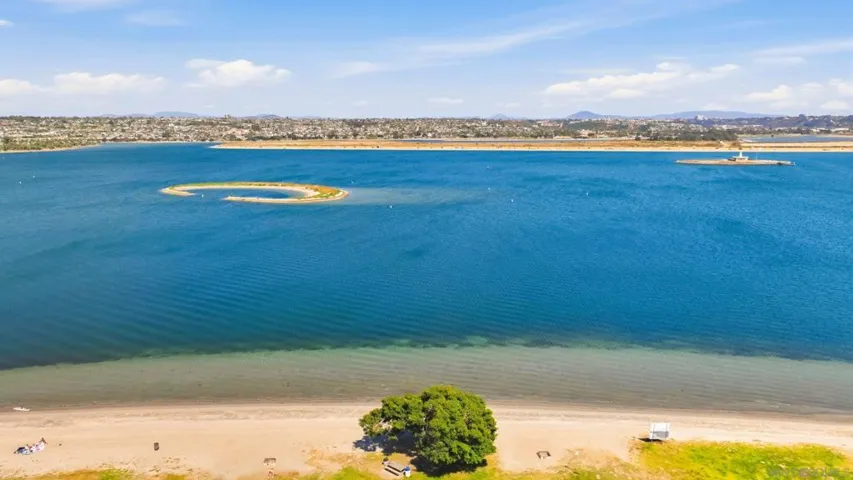 3634 Crown Point Dr, San Diego, California 92109
