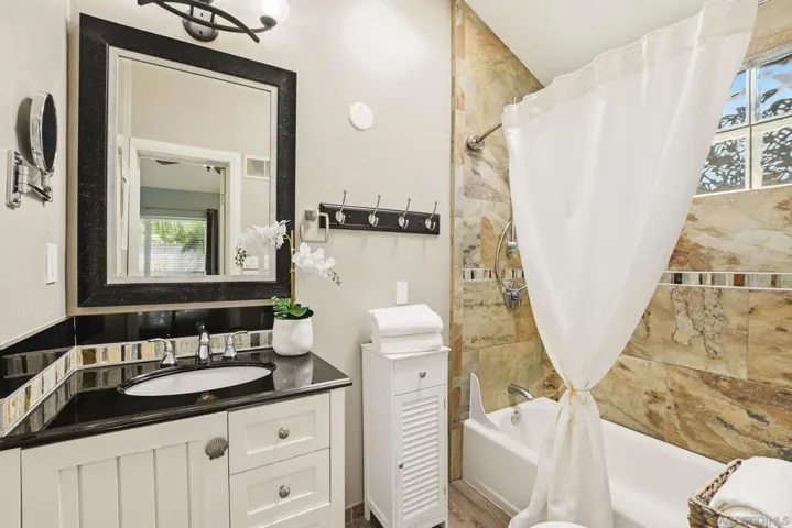 3634 Crown Point Dr, San Diego, California 92109