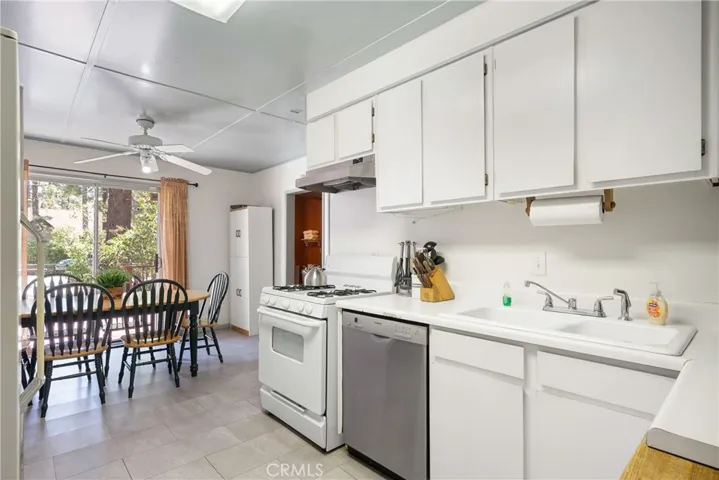 1005 Nana, Big Bear City, California 92314