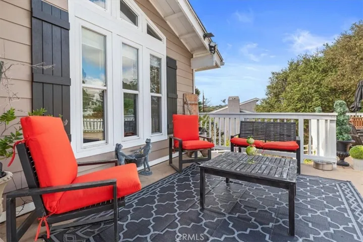 Front seating area