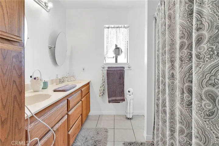 9872 Aster, Oak Hills, California 92344