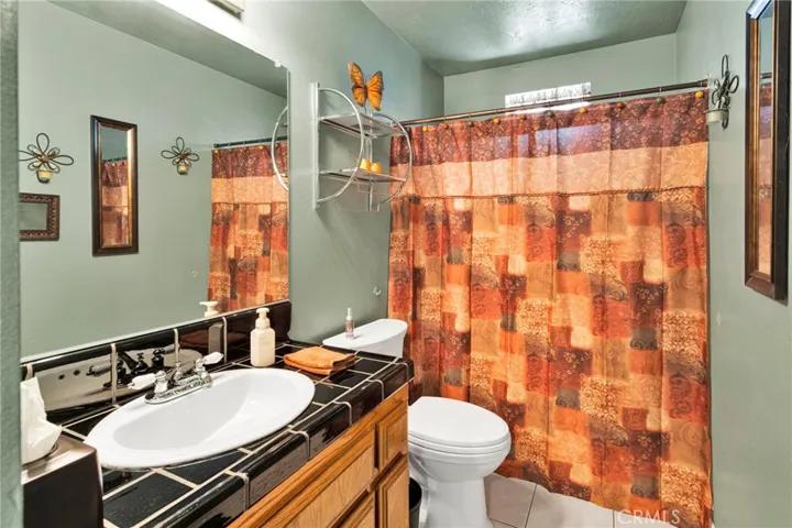 9872 Aster, Oak Hills, California 92344