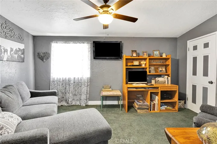 9872 Aster, Oak Hills, California 92344