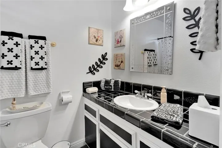 9872 Aster, Oak Hills, California 92344