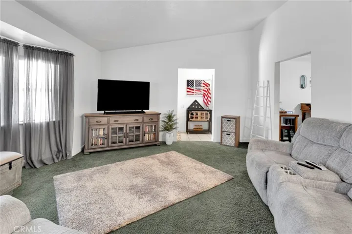 9872 Aster, Oak Hills, California 92344
