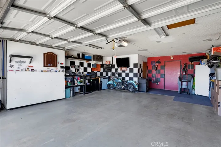9872 Aster, Oak Hills, California 92344